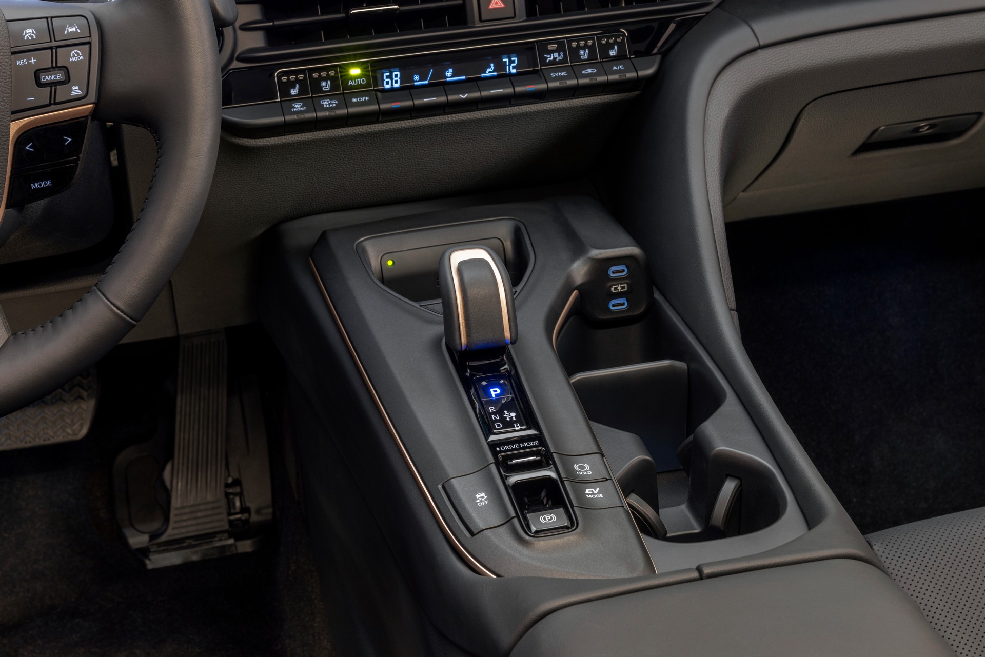 Download 2023 Toyota Crown Crossover Platinum - Interior, Detail HD Wallpaper 1920x1281 #25