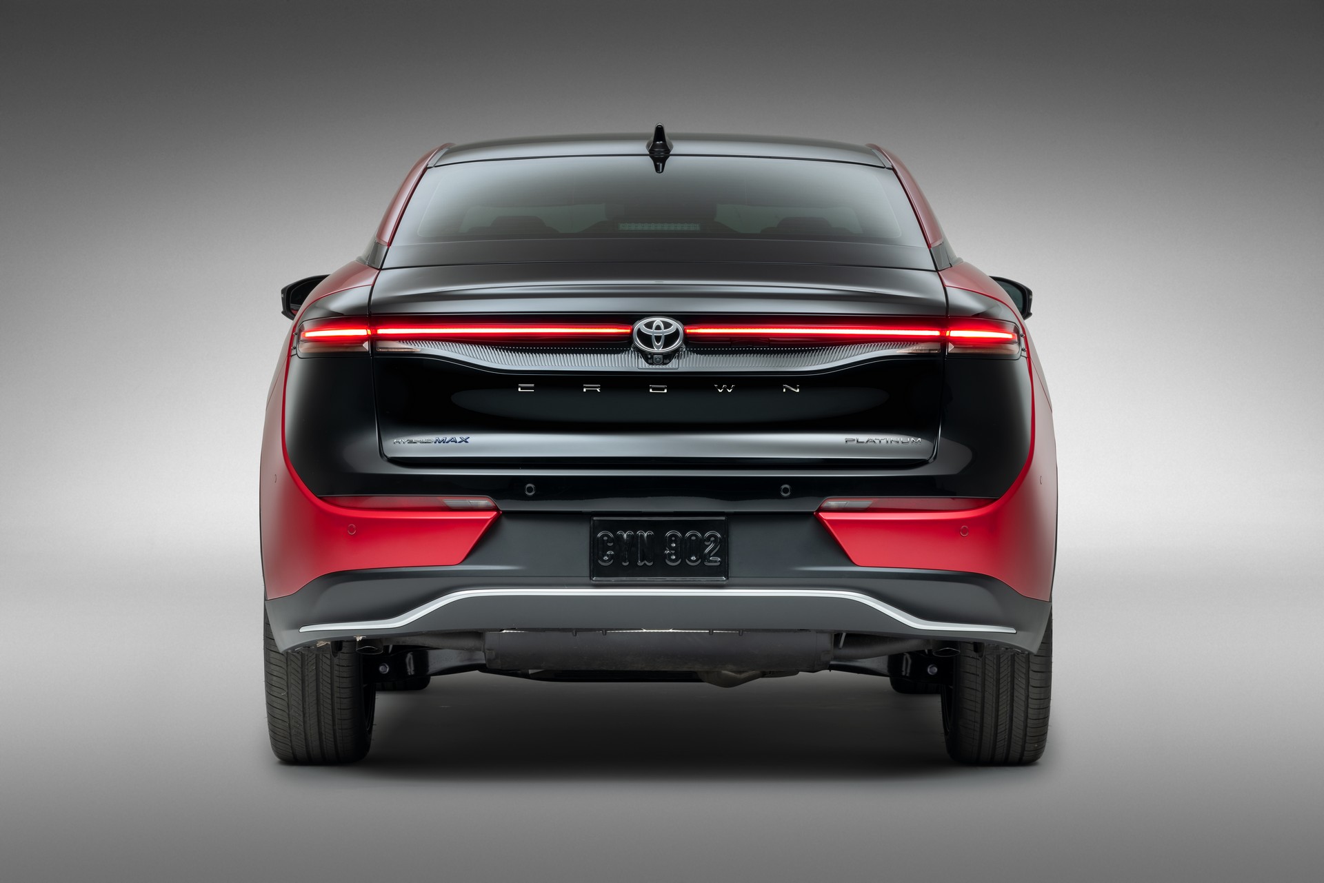 Download 2023 Toyota Crown Crossover Platinum - Rear HD Wallpaper 1920x1281 #11