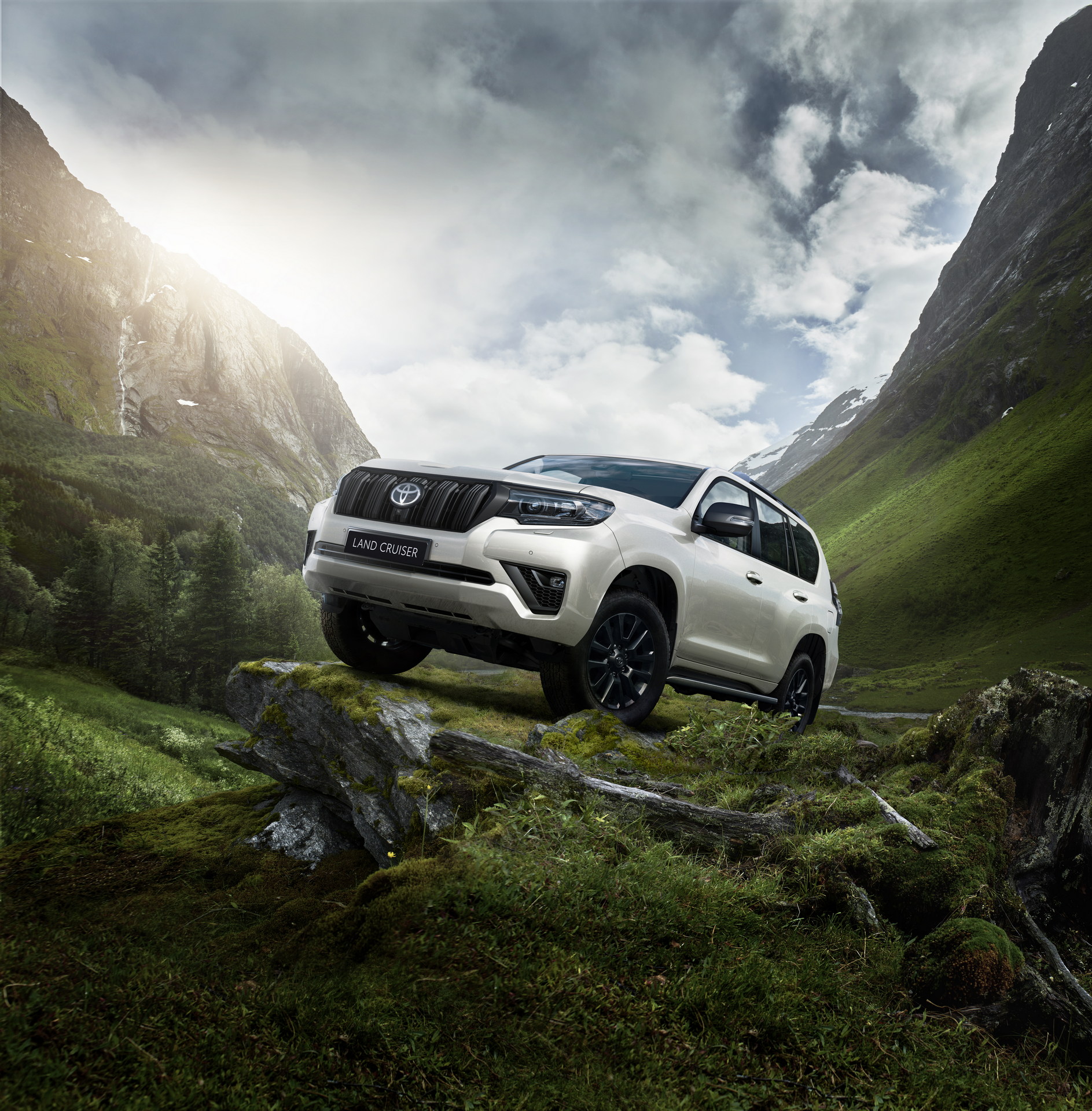 Download 2023 Toyota Land Cruiser Matt Black Edition - Front Three-Quarter HD Phone Wallpaper 1887x1920 #1