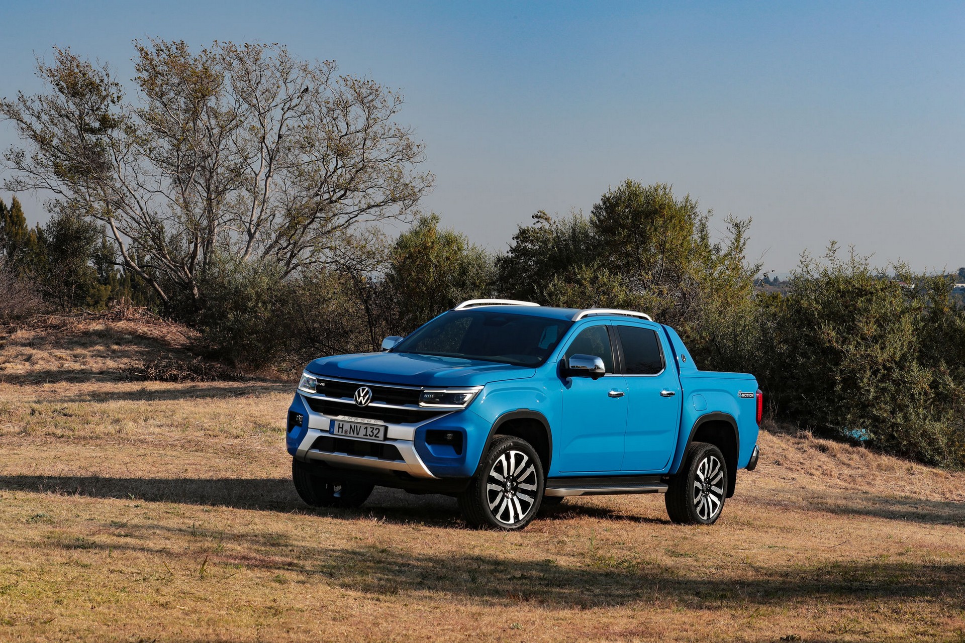 2023 Volkswagen Amarok Front ThreeQuarter Wallpapers 12 MotorTread