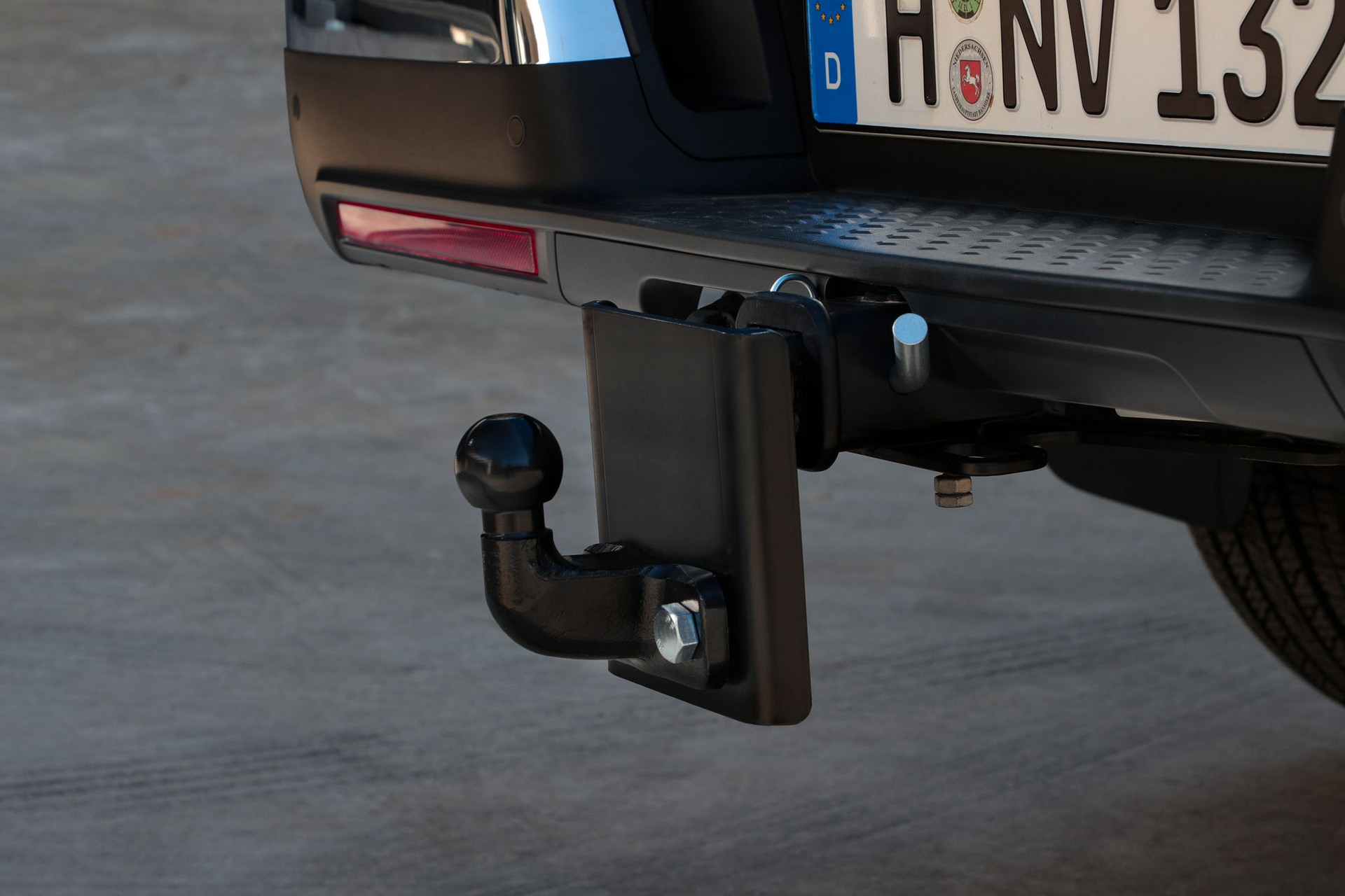 2023 Volkswagen Amarok Trailer Hitch Wallpapers 19 MotorTread