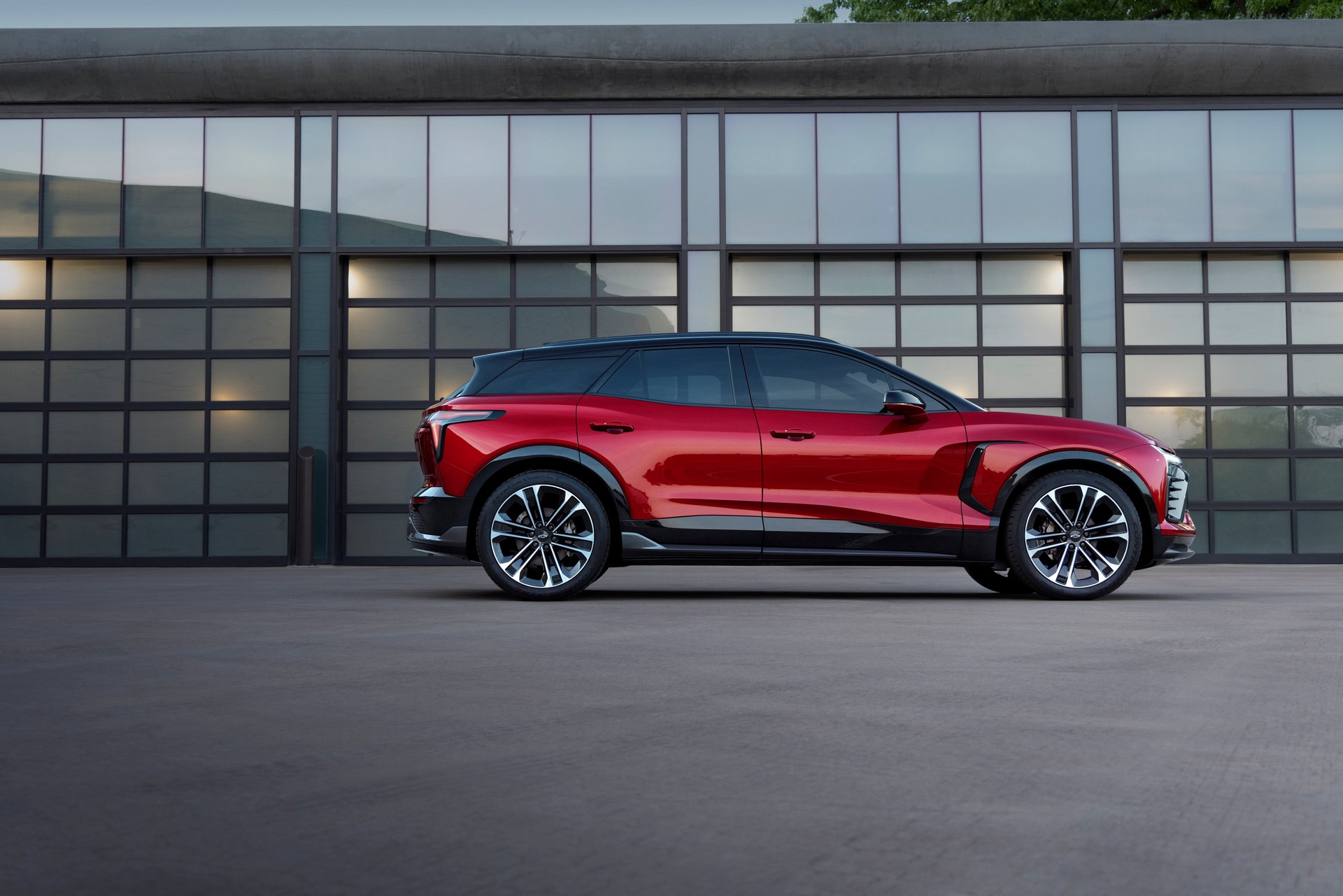 Download 2024 Chevrolet Blazer EV SS - Side HD Wallpaper 1920x1281 #14