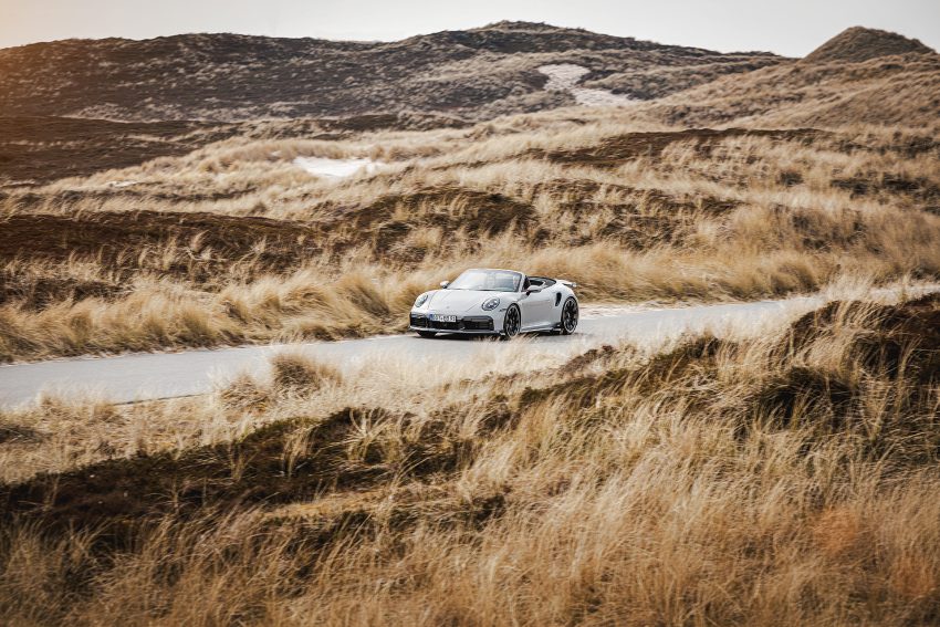 2022 Brabus 820 based on Porsche 911 Turbo S Cabriolet - Front Three-Quarter Wallpaper 850x567 #11