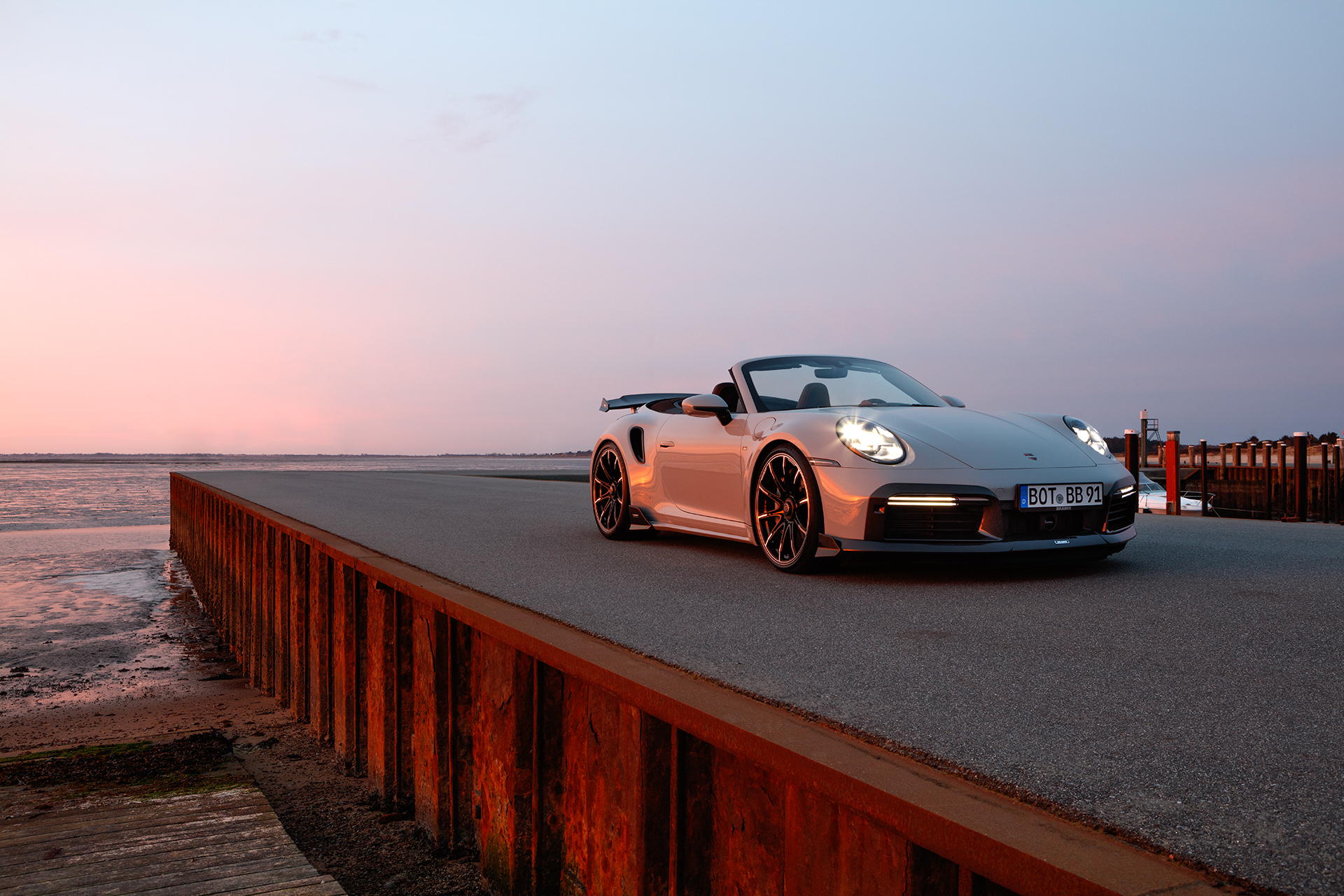 Download 2022 Brabus 820 based on Porsche 911 Turbo S Cabriolet - Front Three-Quarter HD Wallpaper 1920x1280 #42