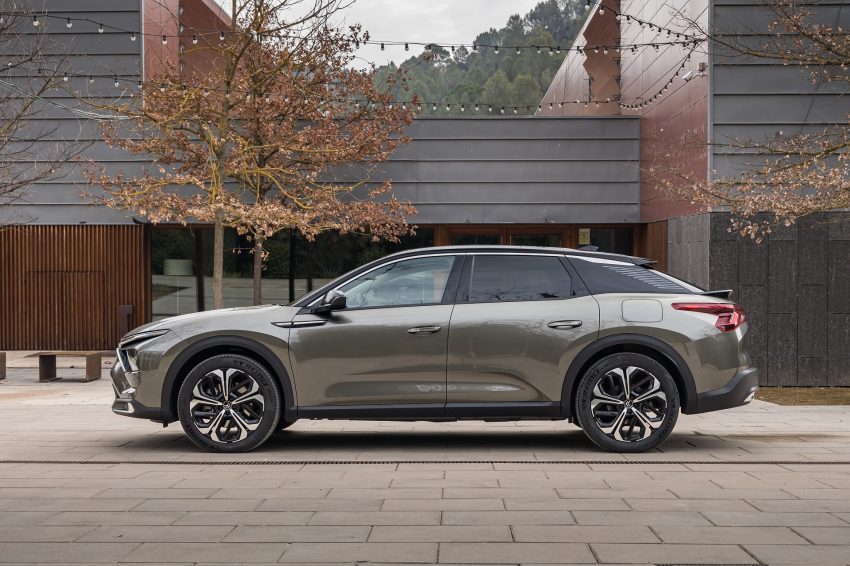 2022 Citroën C5 X Hybrid - Side Wallpaper 850x566 #7