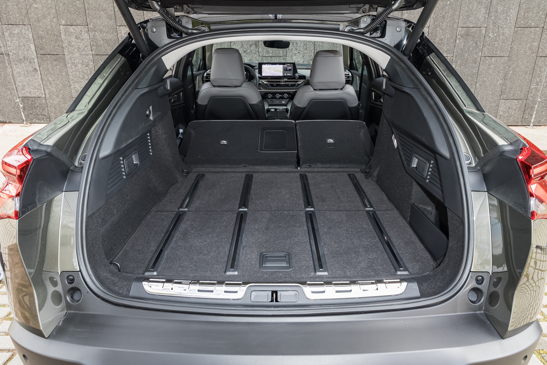 Download 2022 Citroën C5 X Hybrid - Trunk HD Wallpaper 1921x1280 #36