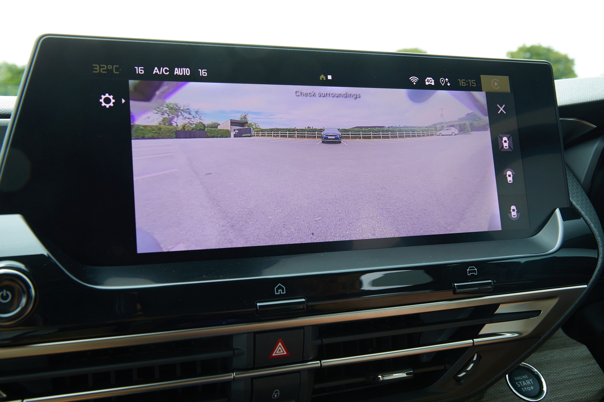 Download 2022 Citroën C5 X Hybrid - UK version - Central Console HD Wallpaper 1920x1280 #61