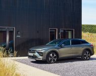 2022 Citroën C5 X Hybrid - UK version - Front Three-Quarter Wallpaper 190x150