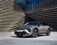 2022 Citroën C5 X Hybrid - UK version - Front Three-Quarter Wallpaper 190x150
