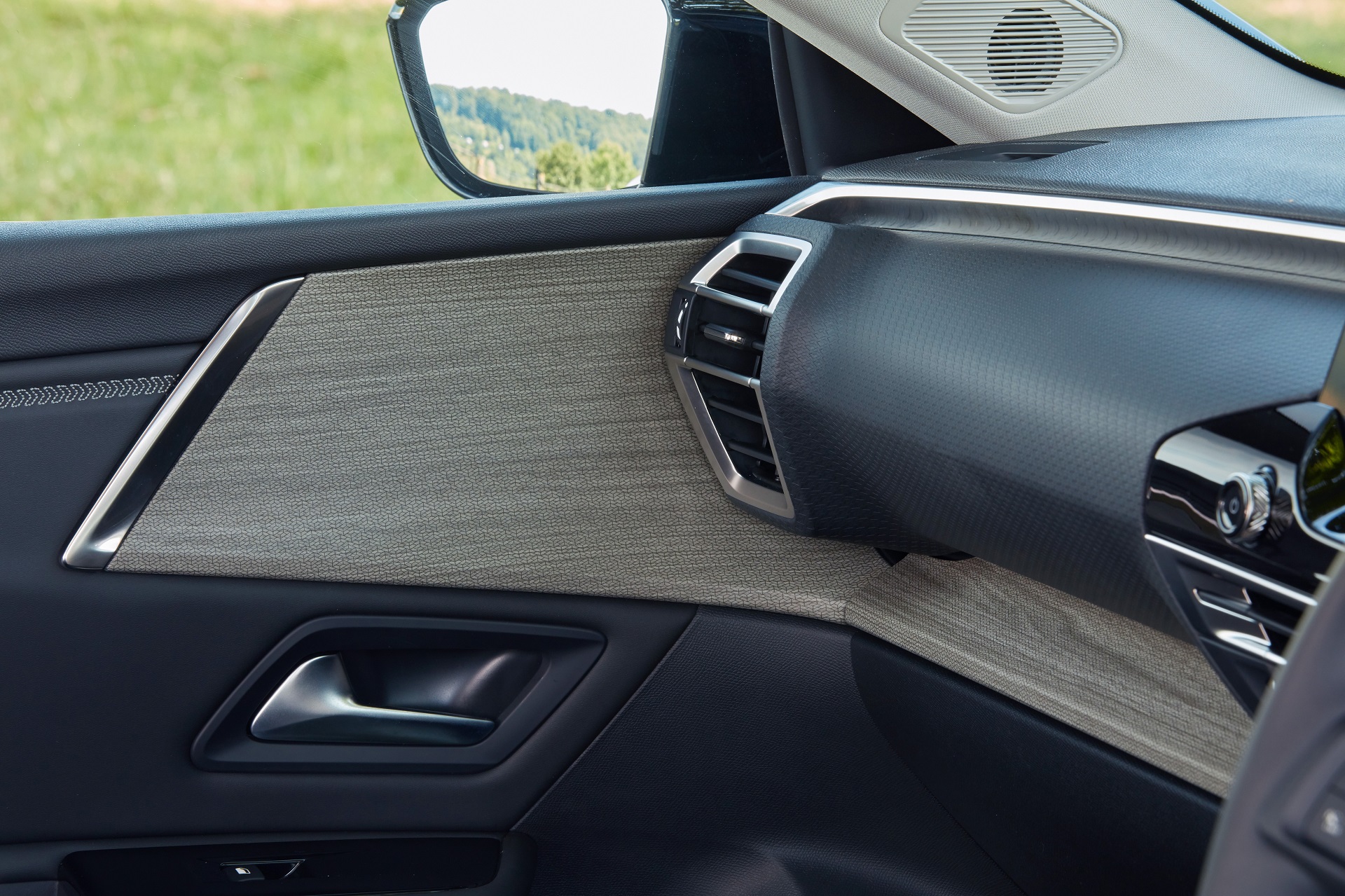 Download 2022 Citroën C5 X Hybrid - UK version - Interior, Detail HD Wallpaper 1920x1279 #63
