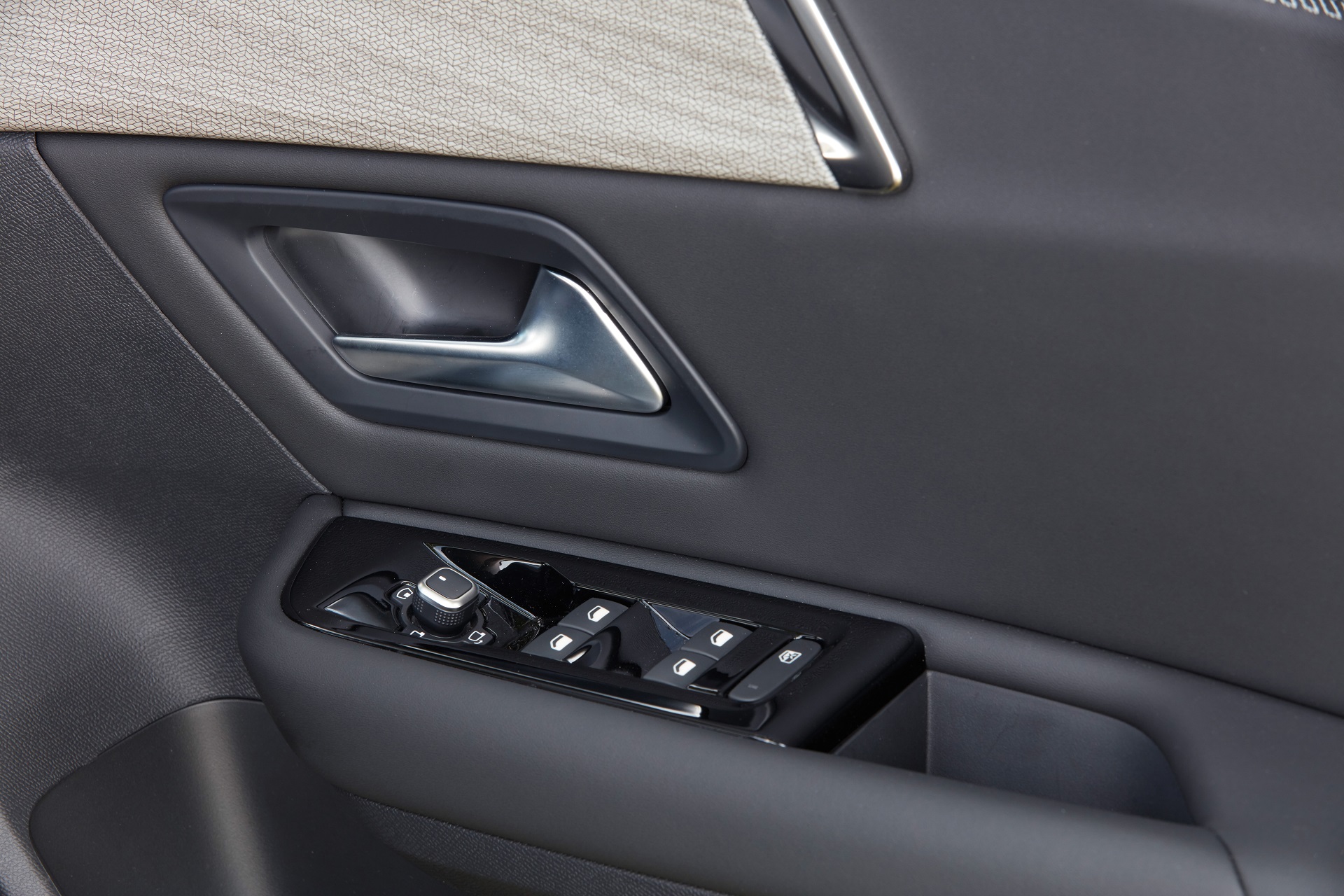 Download 2022 Citroën C5 X Hybrid - UK version - Interior, Detail HD Wallpaper 1920x1280 #65