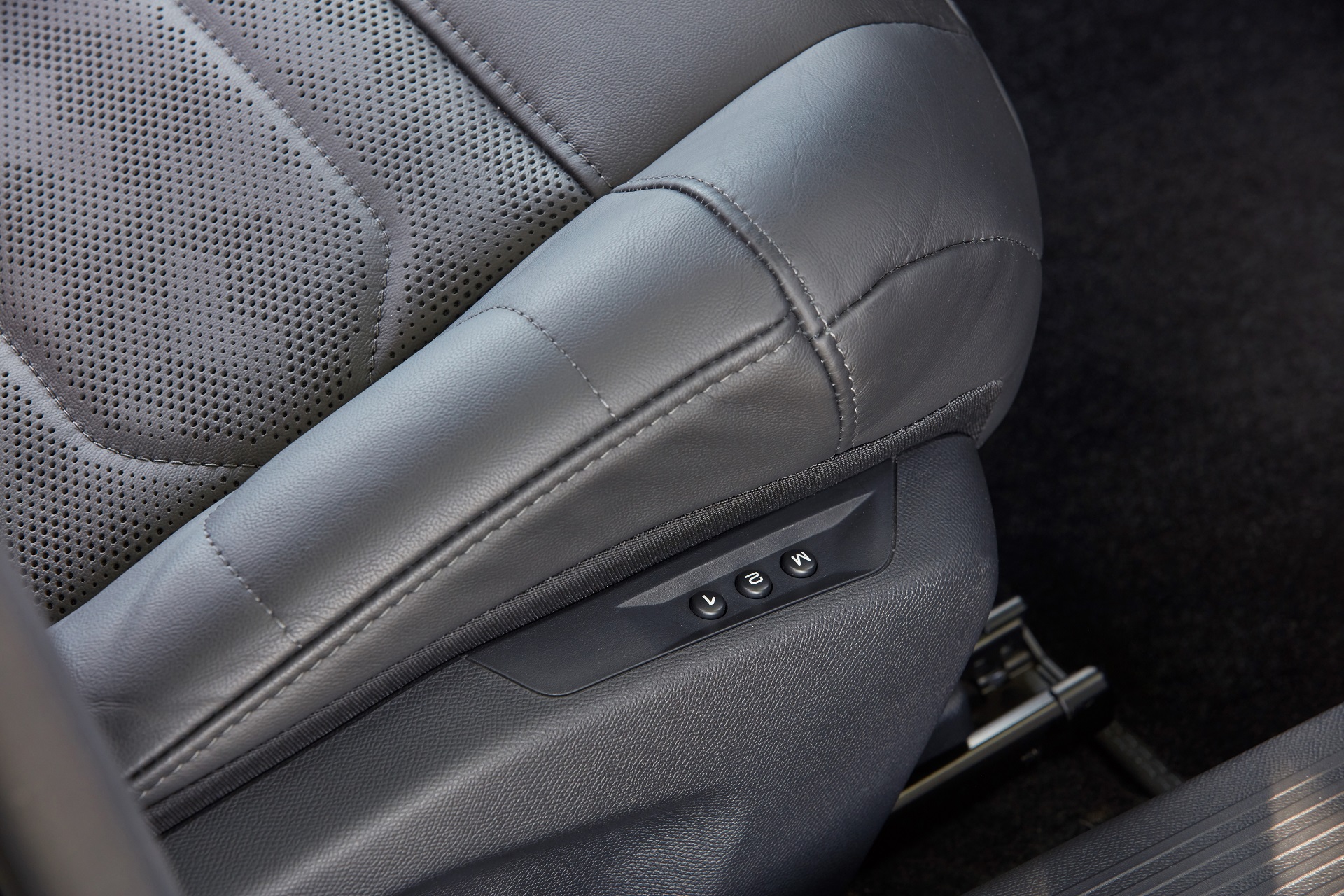 Download 2022 Citroën C5 X Hybrid - UK version - Interior, Detail HD Wallpaper 1920x1280 #67