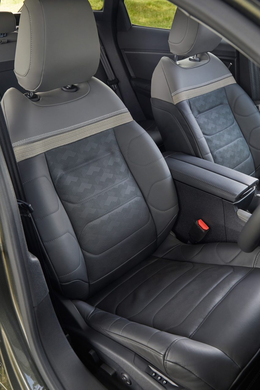 2022 Citroën C5 X Hybrid - UK version - Interior, Front Seats Phone Wallpaper 850x1275 #69