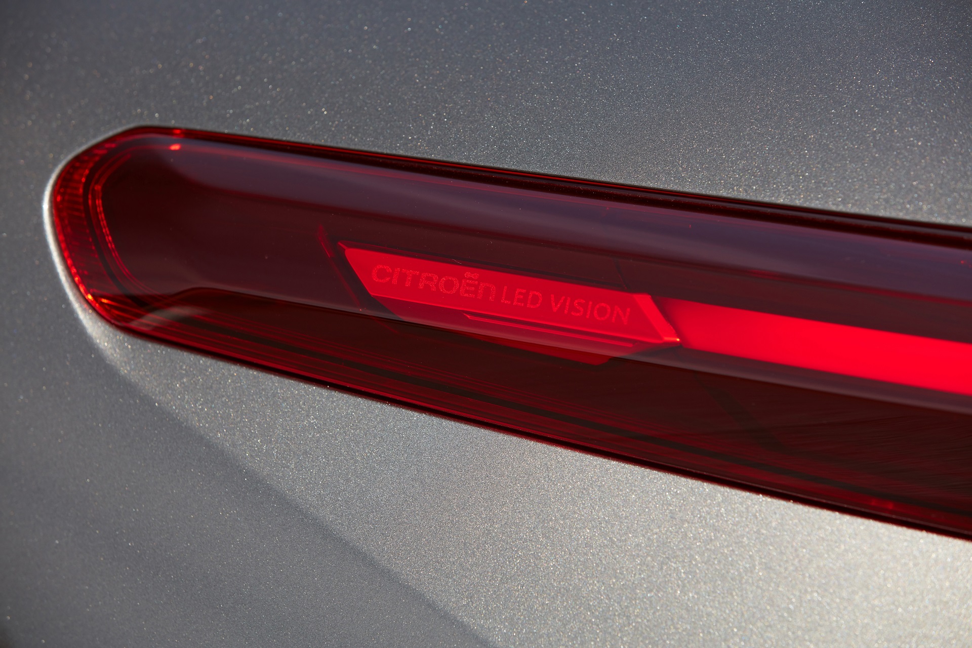 Download 2022 Citroën C5 X Hybrid - UK version - Tail Light HD Wallpaper 1920x1280 #42