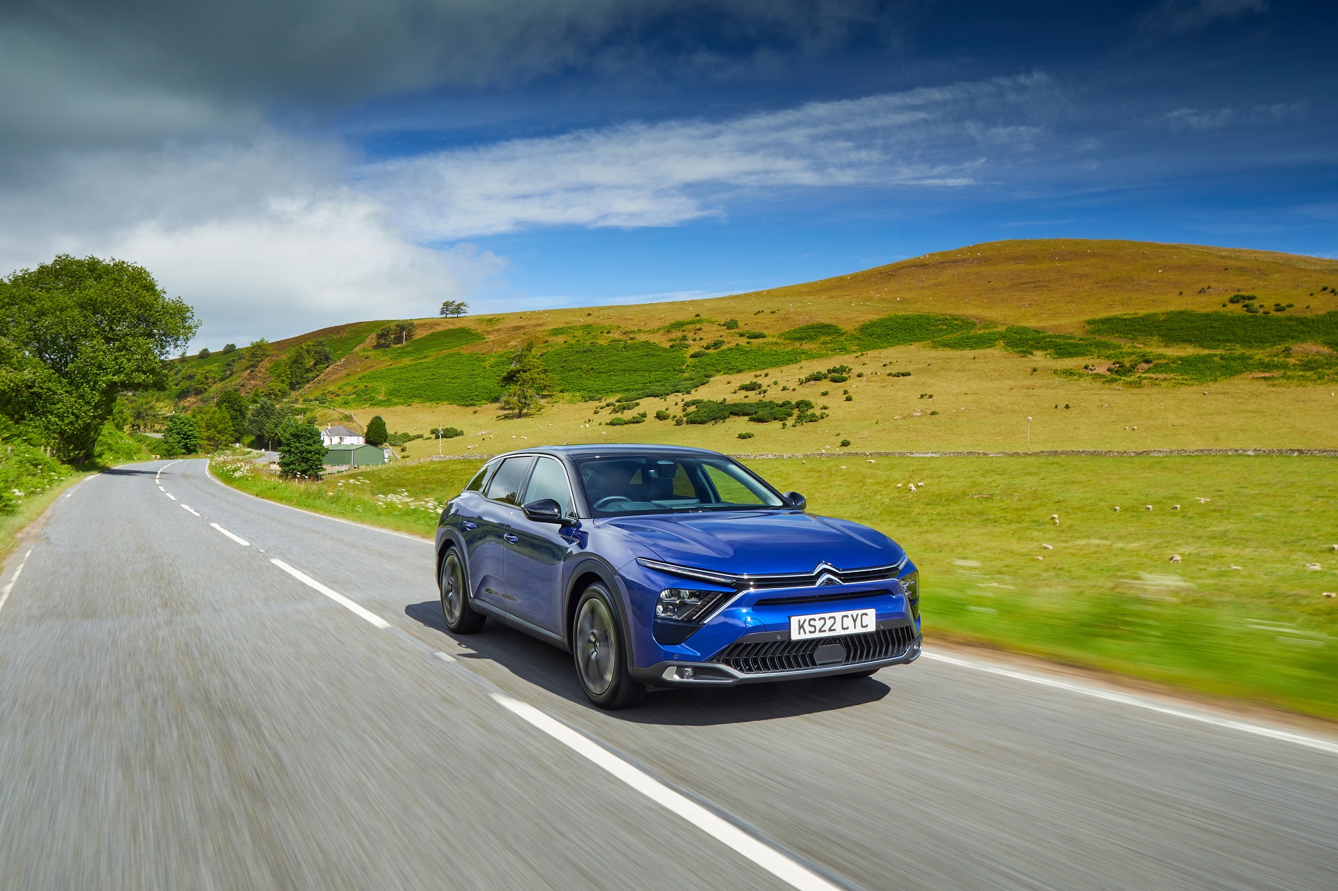 Download 2022 Citroën C5 X - UK version - Front Three-Quarter HD Wallpaper 1920x1279 #4