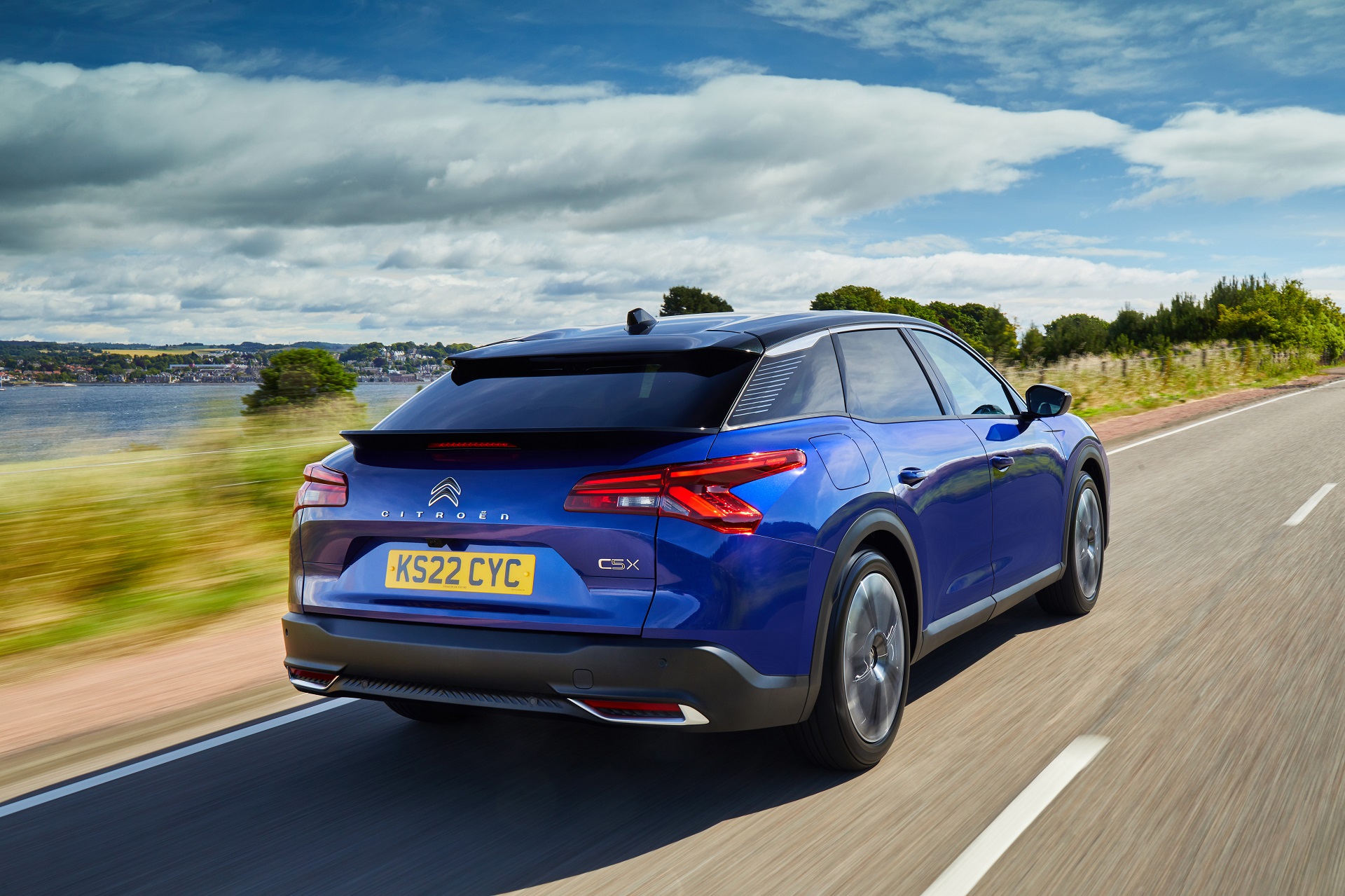 Download 2022 Citroën C5 X - UK version - Rear Three-Quarter HD Wallpaper 1920x1279 #5