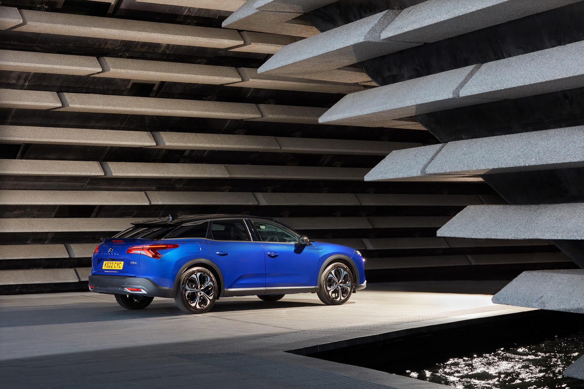 Download 2022 Citroën C5 X - UK version - Rear Three-Quarter HD Wallpaper 1920x1279 #10