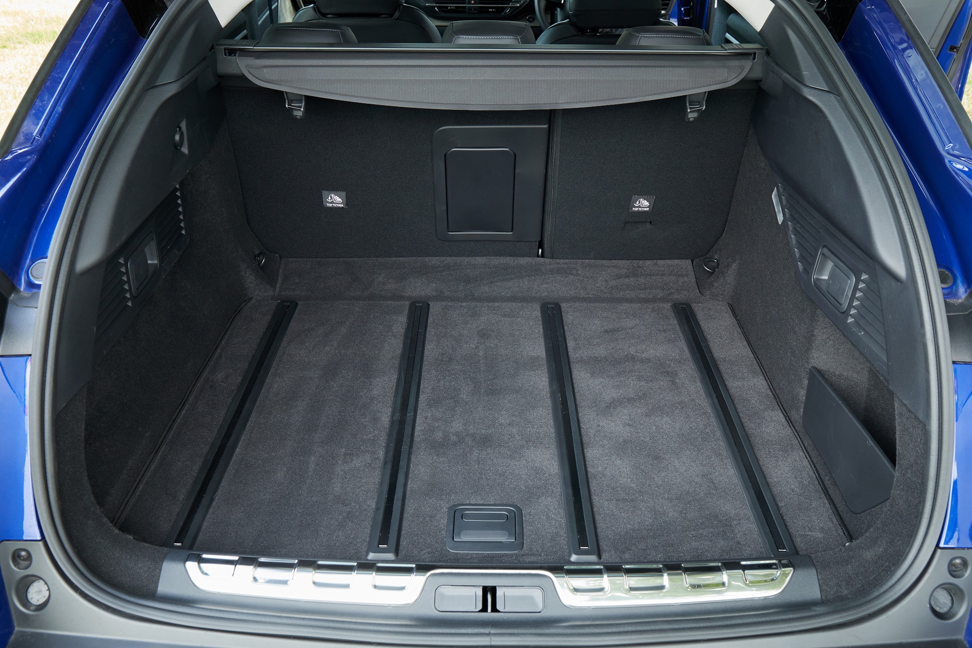 Download 2022 Citroën C5 X - UK version - Trunk HD Wallpaper 1920x1280 #35