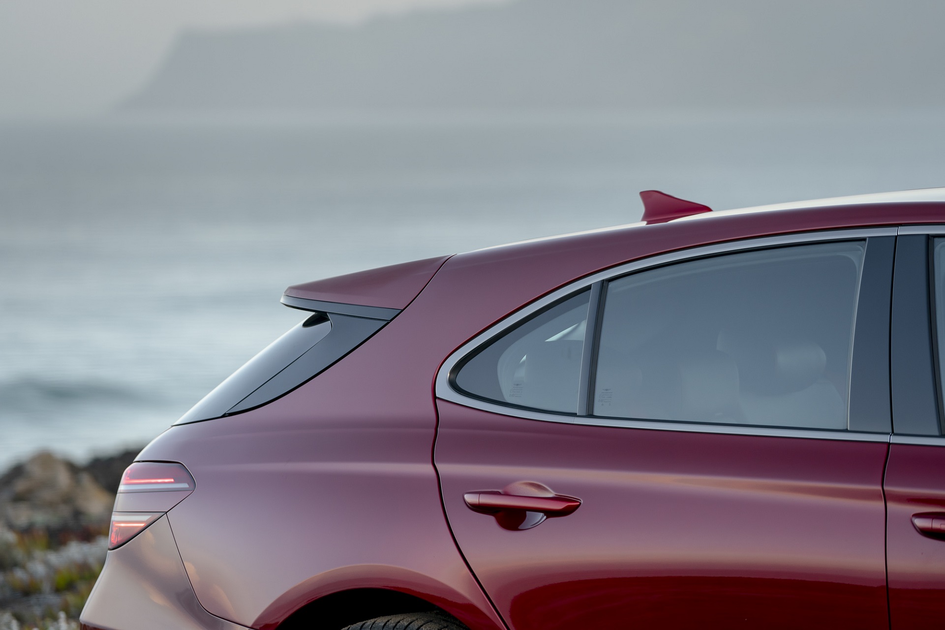 Download 2022 Genesis G70 Shooting Brake - Detail HD Wallpaper 1921x1280 #78