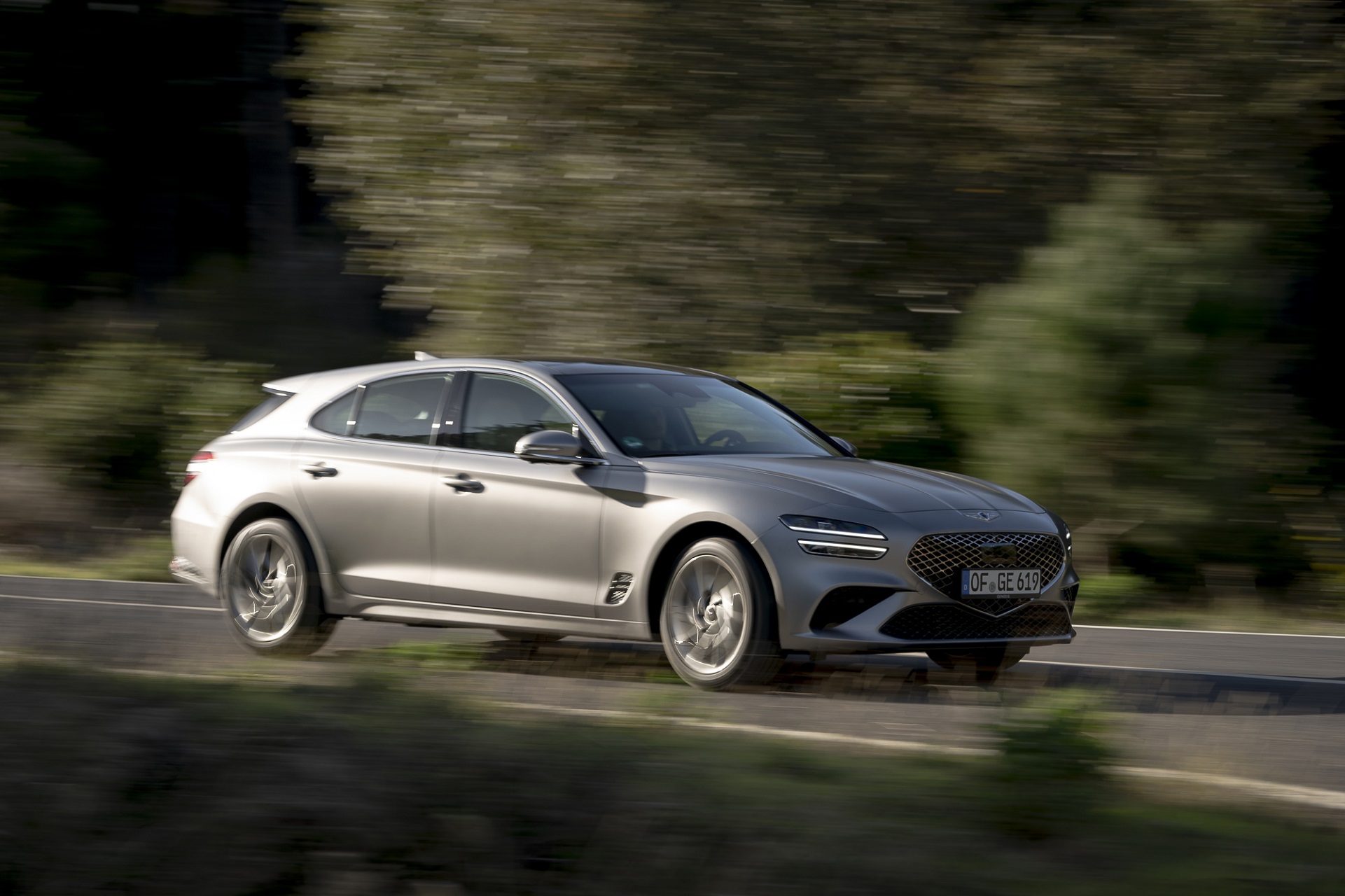 Download 2022 Genesis G70 Shooting Brake - Front Three-Quarter HD Wallpaper 1921x1280 #102