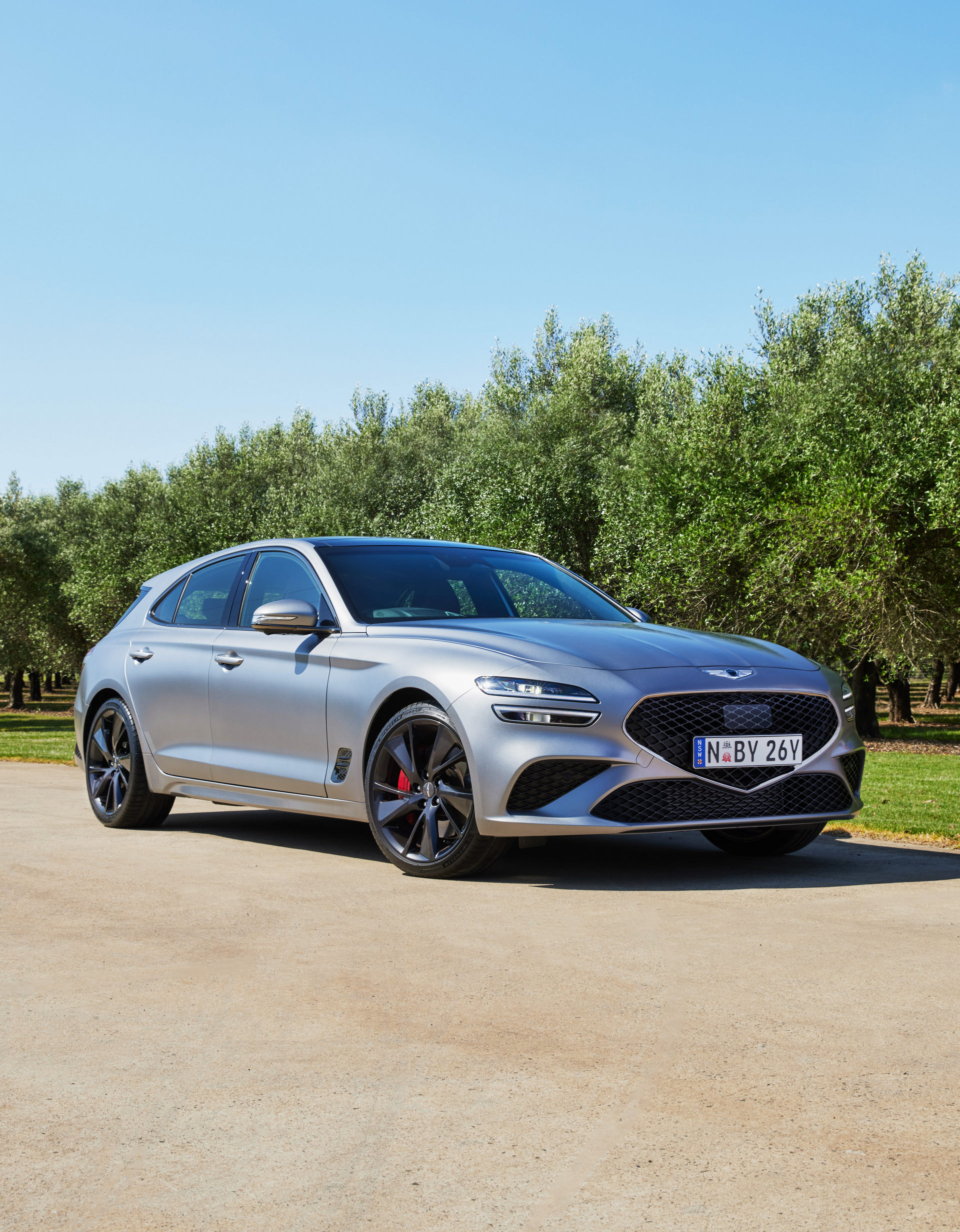 Download 2022 Genesis G70 Shooting Brake - Front Three-Quarter HD Phone Wallpaper 1920x2463 #2
