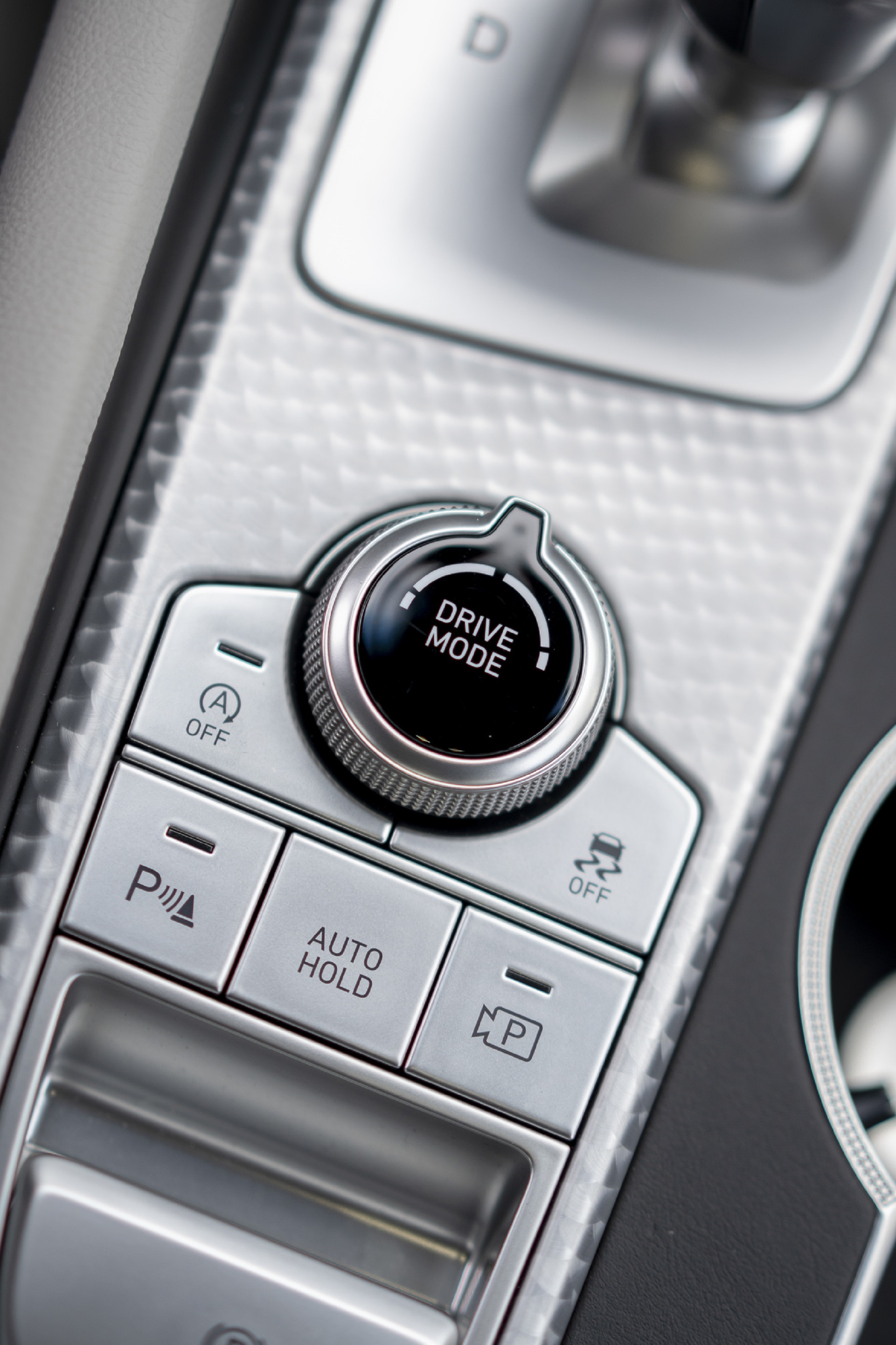 Download 2022 Genesis G70 Shooting Brake - Interior, Detail HD Phone Wallpaper 1921x2882 #97