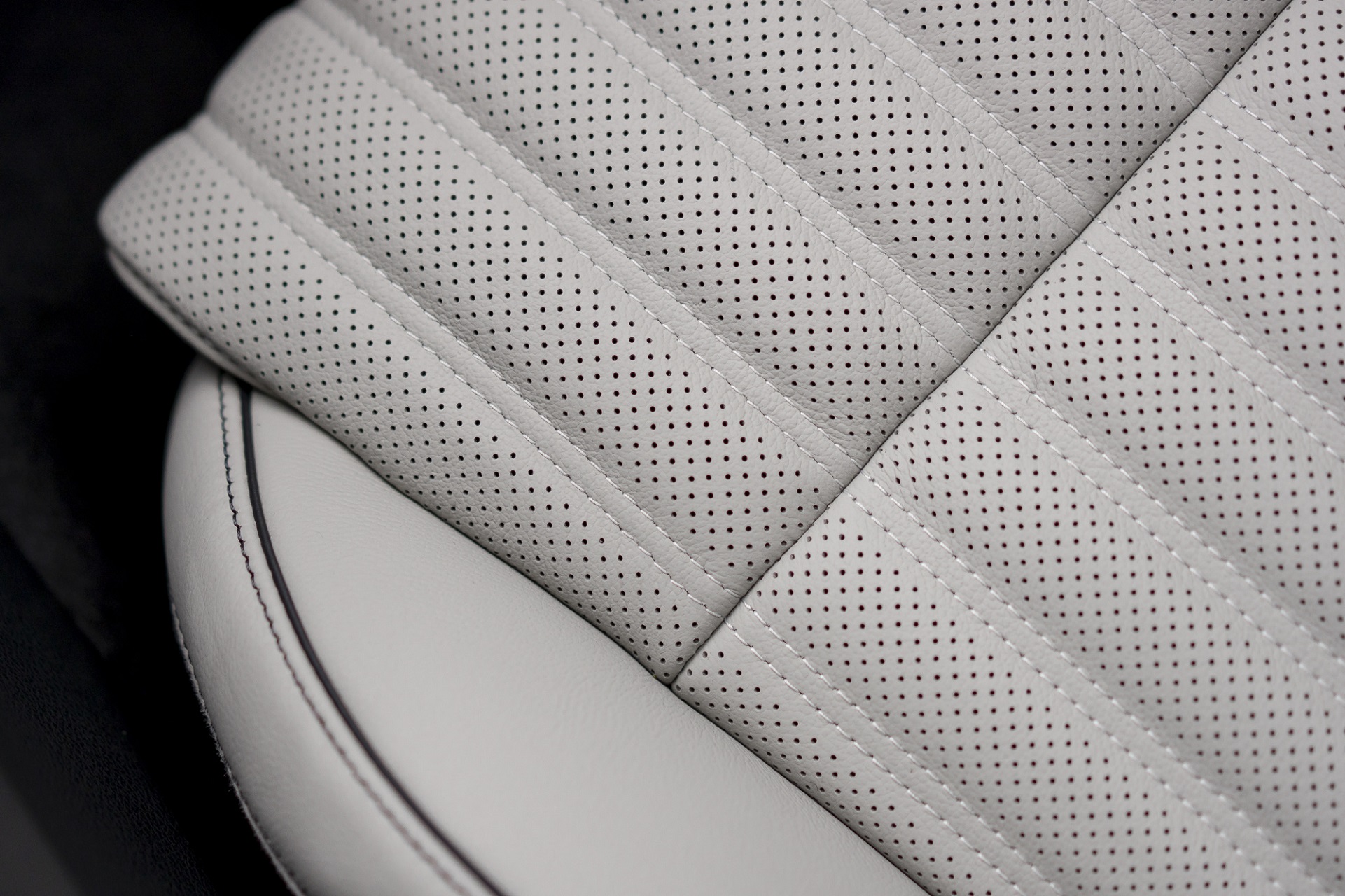 Download 2022 Genesis G70 Shooting Brake - Interior, Detail HD Wallpaper 1921x1280 #99