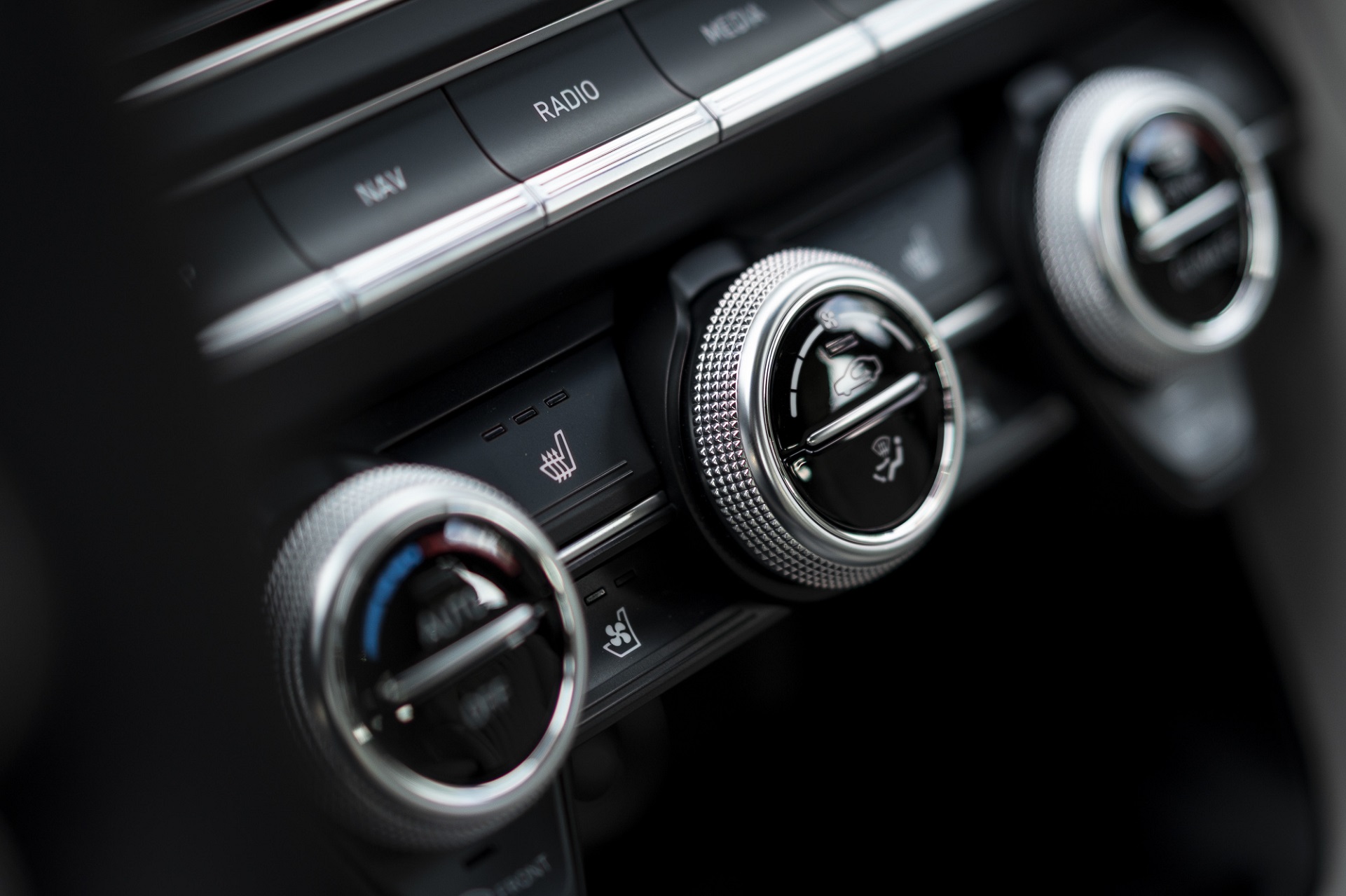 Download 2022 Genesis G70 Shooting Brake - Interior, Detail HD Wallpaper 1921x1280 #89