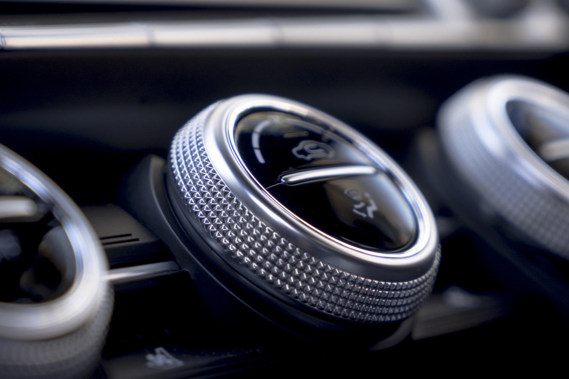 Download 2022 Genesis G70 Shooting Brake - Interior, Detail HD Wallpaper 1921x1280 #91