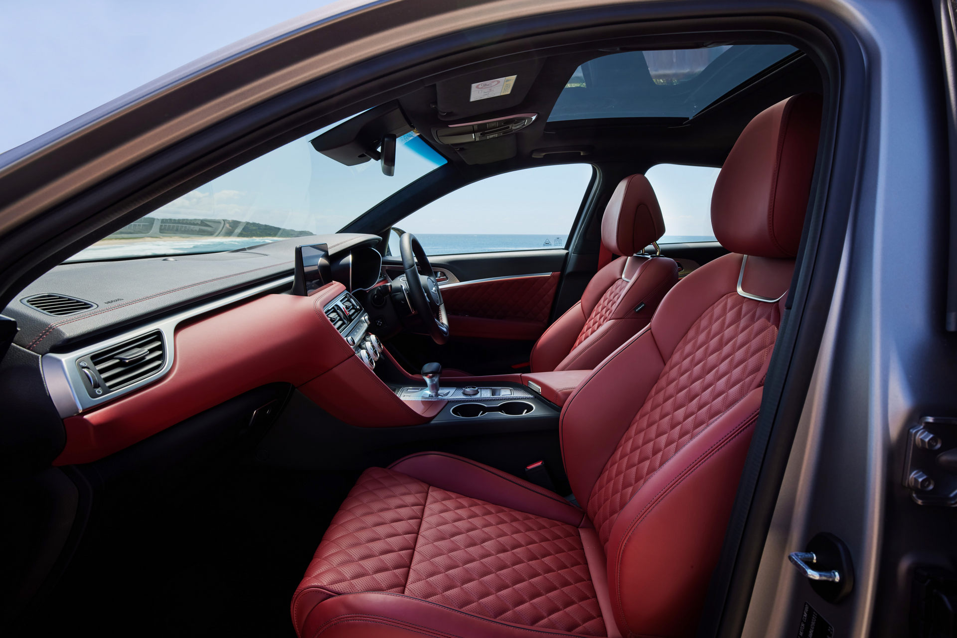 Download 2022 Genesis G70 Shooting Brake - Interior, Front Seats HD Wallpaper 1920x1281 #47