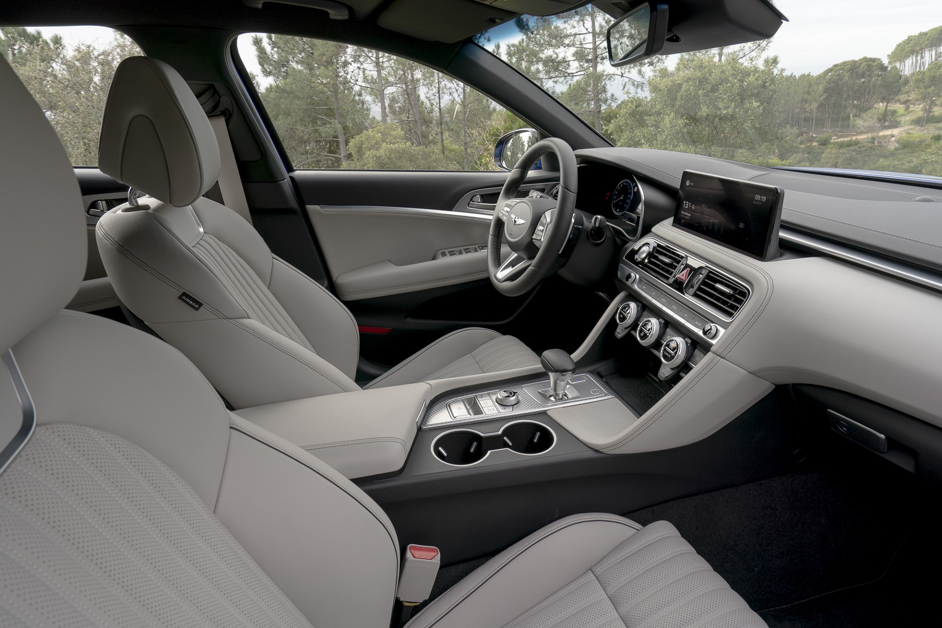 Download 2022 Genesis G70 Shooting Brake - Interior, Front Seats HD Wallpaper 1921x1280 #85