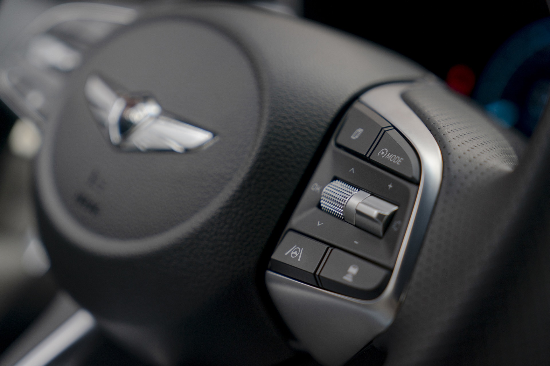 Download 2022 Genesis G70 Shooting Brake - Interior, Steering Wheel HD Wallpaper 1921x1280 #88