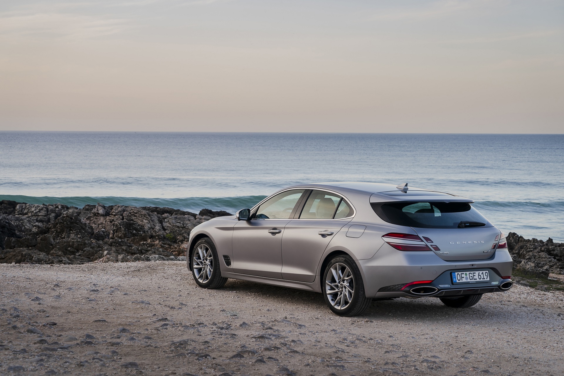 Download 2022 Genesis G70 Shooting Brake - Rear Three-Quarter HD Wallpaper 1921x1280 #114