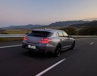 2022 Genesis G70 Shooting Brake - Rear Three-Quarter Wallpaper 190x150