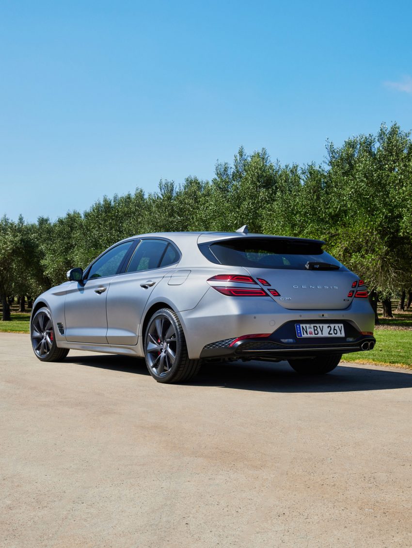 2022 Genesis G70 Shooting Brake - Rear Three-Quarter Phone Wallpaper 850x1129 #5