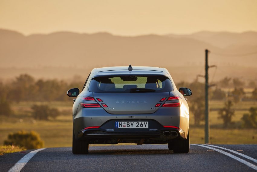 2022 Genesis G70 Shooting Brake - Rear Wallpaper 850x567 #31