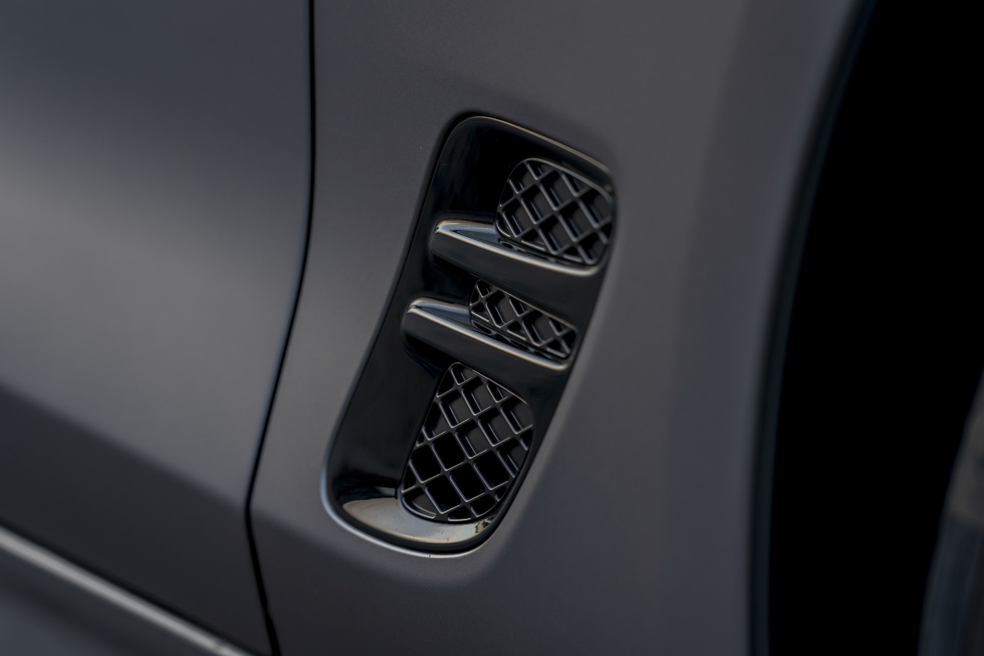 Download 2022 Genesis G70 Shooting Brake - Side Vent HD Wallpaper 1921x1280 #117