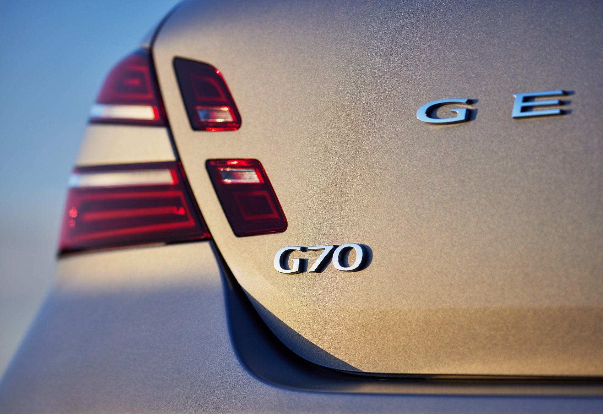 Download 2022 Genesis G70 Shooting Brake - Tail Light HD Wallpaper 1920x1318 #42