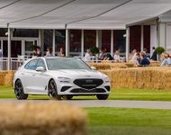 2022 Genesis G70 Shooting Brake - UK version - Front Three-Quarter Wallpaper 190x150