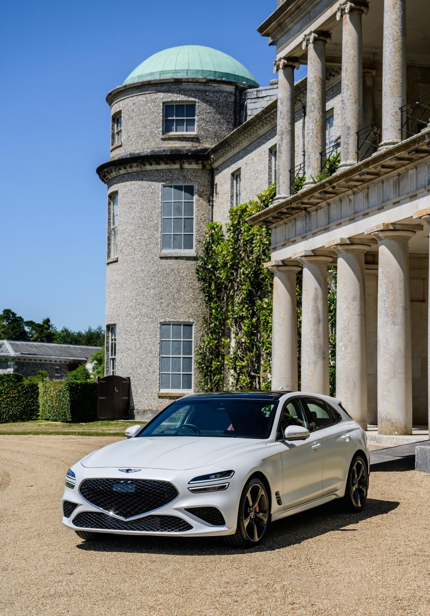 2022 Genesis G70 Shooting Brake - UK version - Front Three-Quarter Phone Wallpaper 850x1217 #11