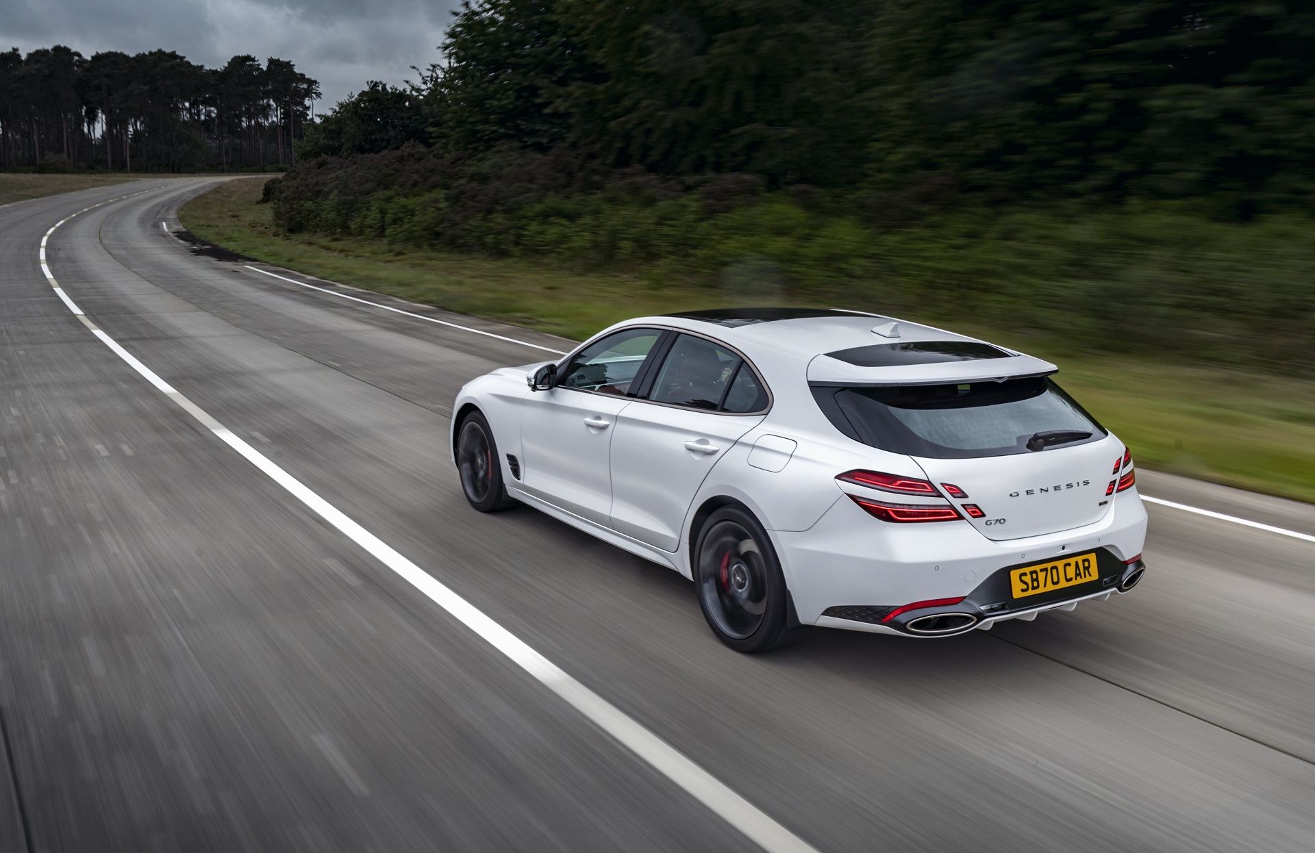 Download 2022 Genesis G70 Shooting Brake - UK version - Rear Three-Quarter HD Wallpaper 1920x1246 #3