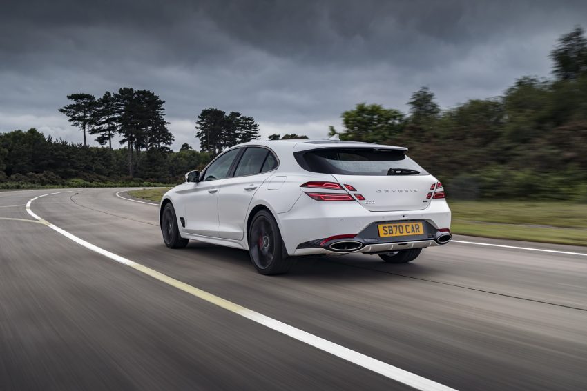 2022 Genesis G70 Shooting Brake - UK version - Rear Three-Quarter Wallpaper 850x567 #4