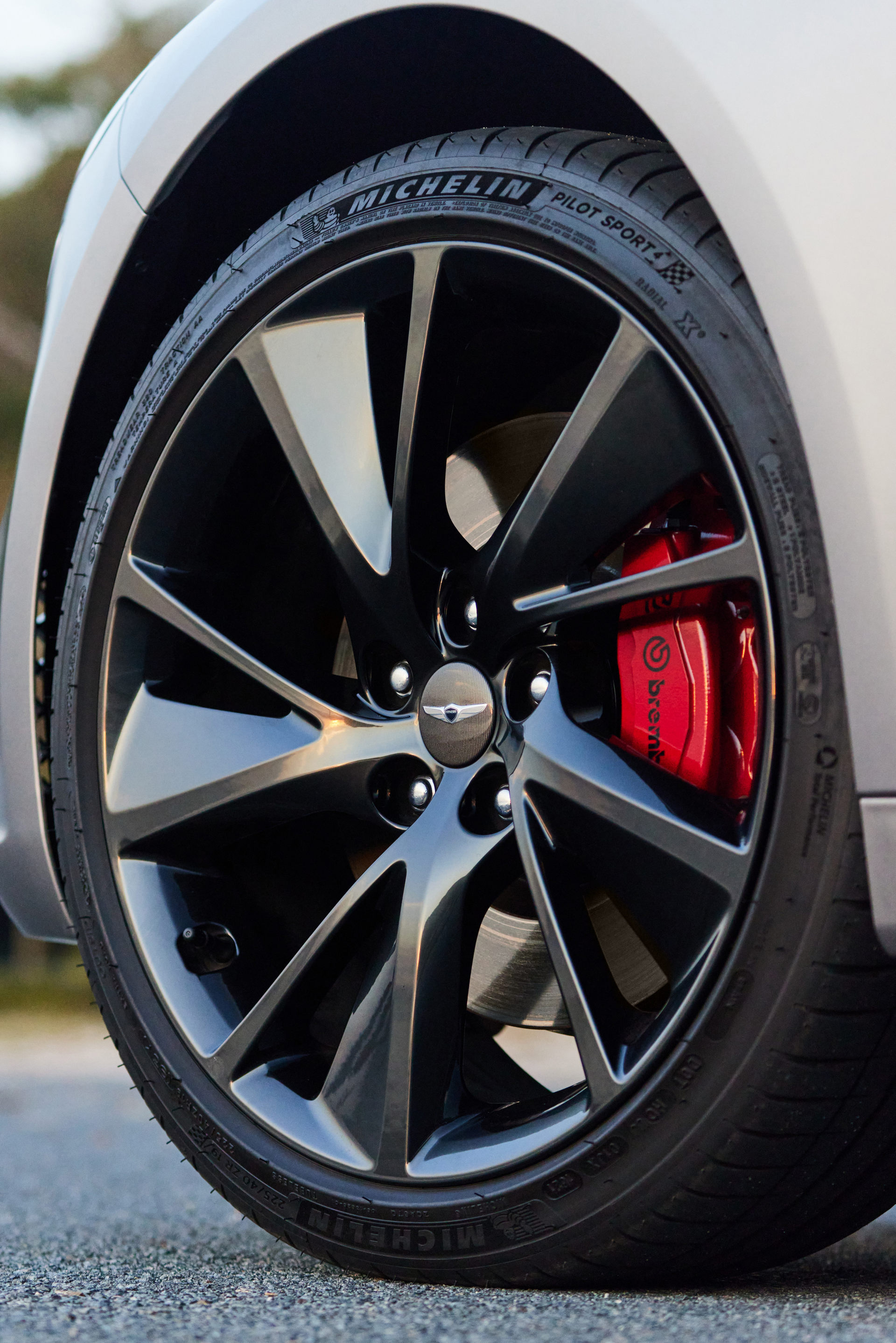 Download 2022 Genesis G70 Shooting Brake - Wheel HD Phone Wallpaper 1920x2878 #40