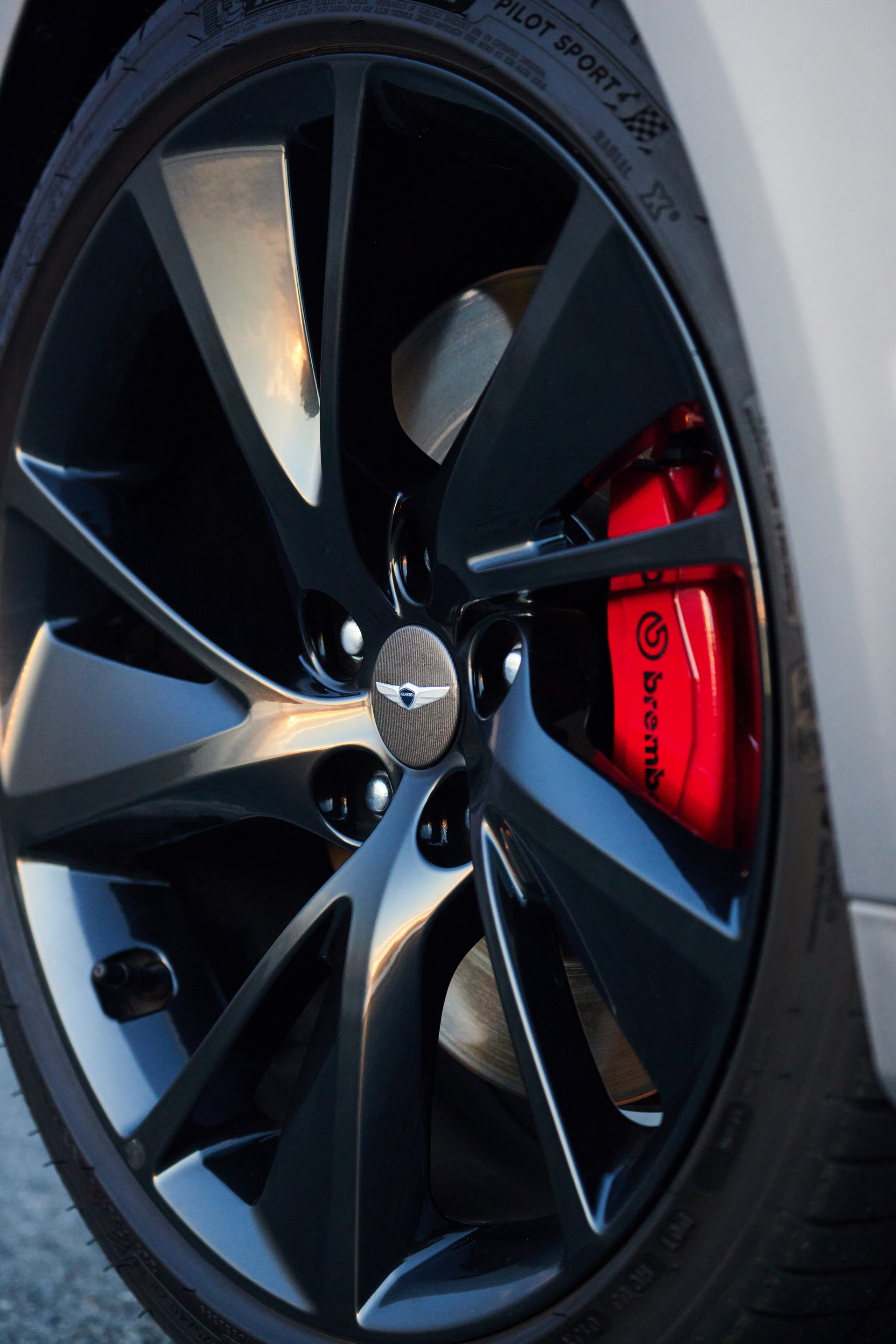 Download 2022 Genesis G70 Shooting Brake - Wheel HD Phone Wallpaper 1920x2879 #41