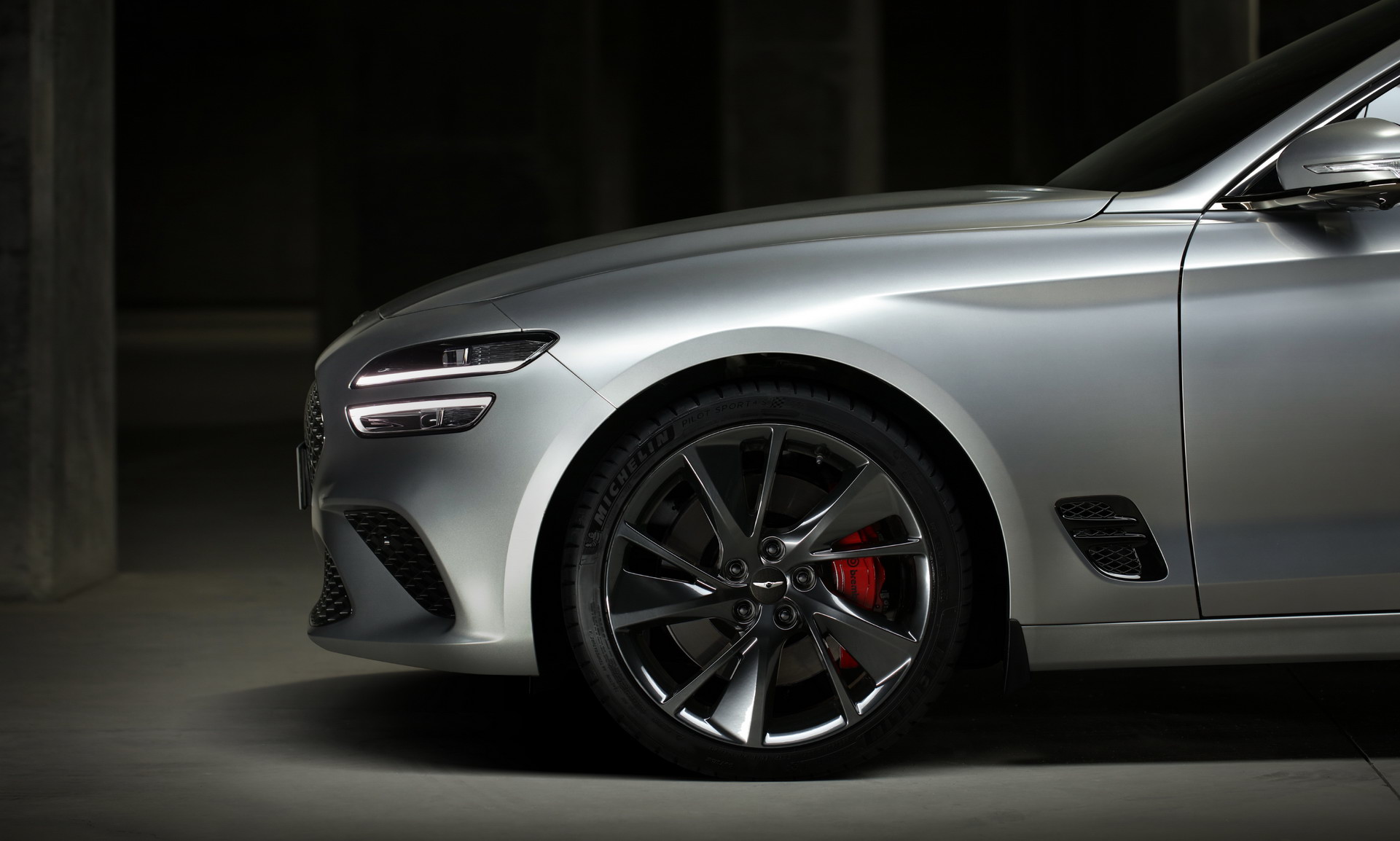 Download 2022 Genesis G70 Shooting Brake - Wheel HD Wallpaper 1921x1154 #127