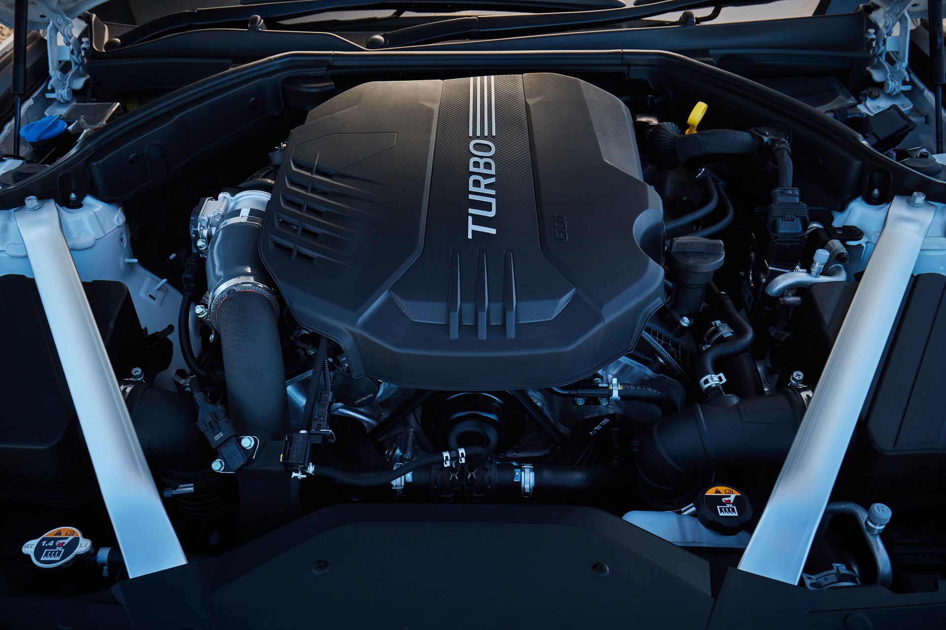 Download 2022 Genesis G70 Sport with Luxury Pack - Engine HD Wallpaper 1920x1280 #37