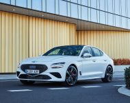 2022 Genesis G70 Sport with Luxury Pack - Front Three-Quarter Wallpaper 190x150