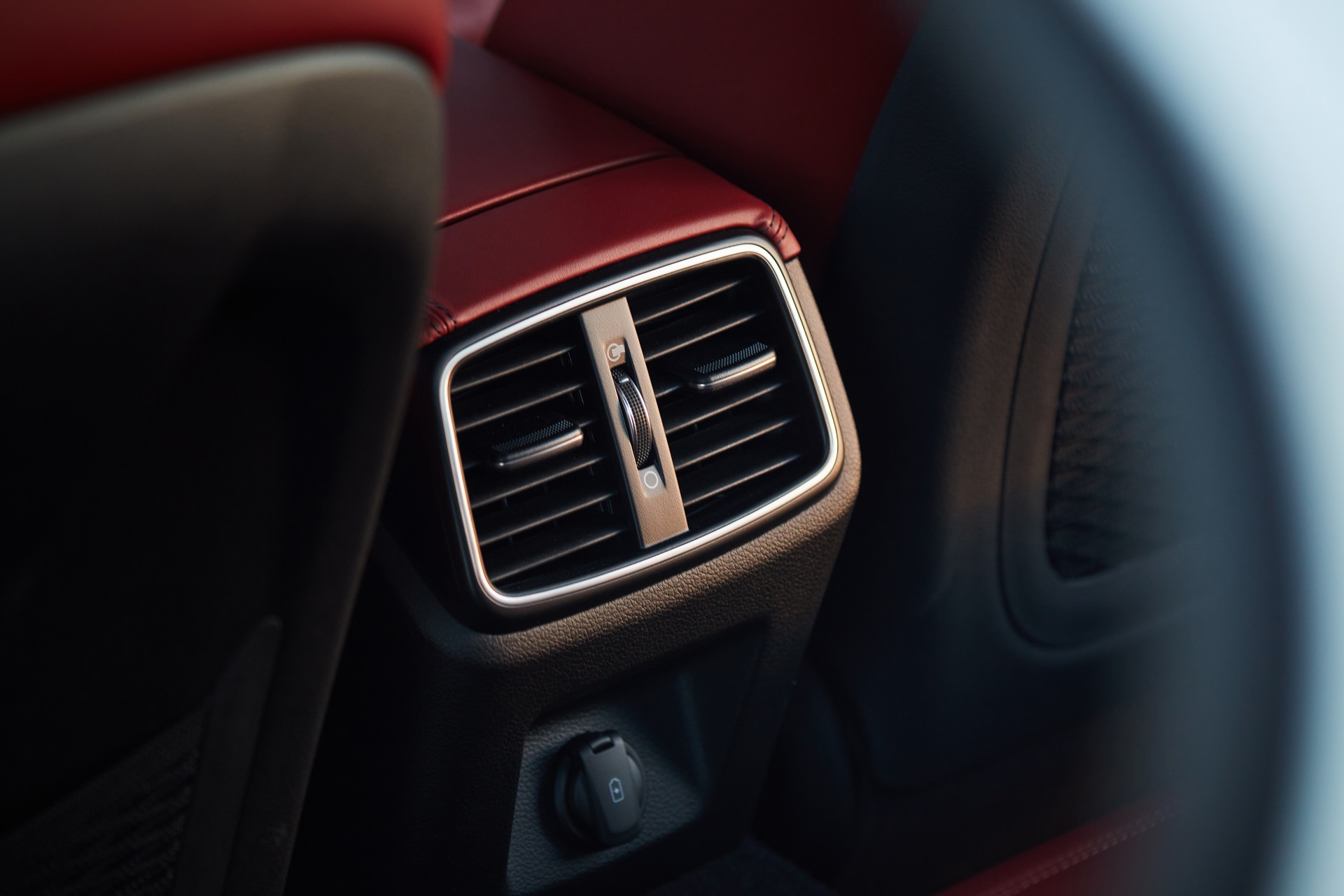 Download 2022 Genesis G70 Sport with Luxury Pack - Interior, Detail HD Wallpaper 1920x1280 #55