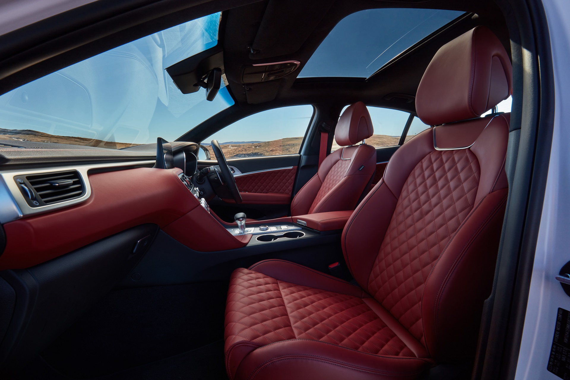 Download 2022 Genesis G70 Sport with Luxury Pack - Interior, Front Seats HD Wallpaper 1920x1280 #41