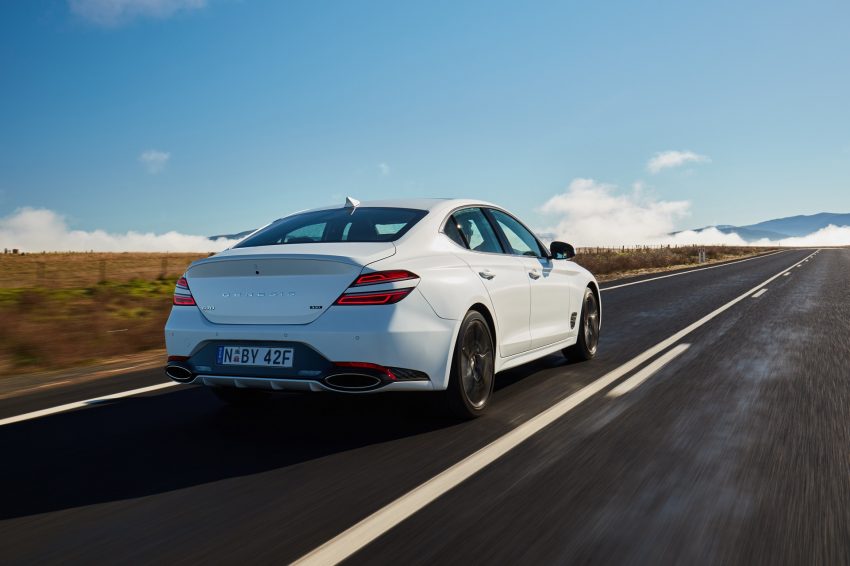 2022 Genesis G70 Sport with Luxury Pack - Rear Three-Quarter Wallpaper 850x566 #21